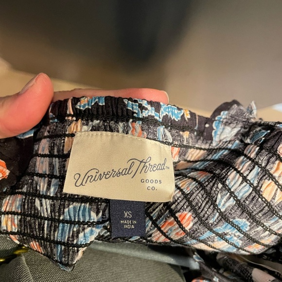 Universal Threads paisley maxi dress - Picture 5 of 5